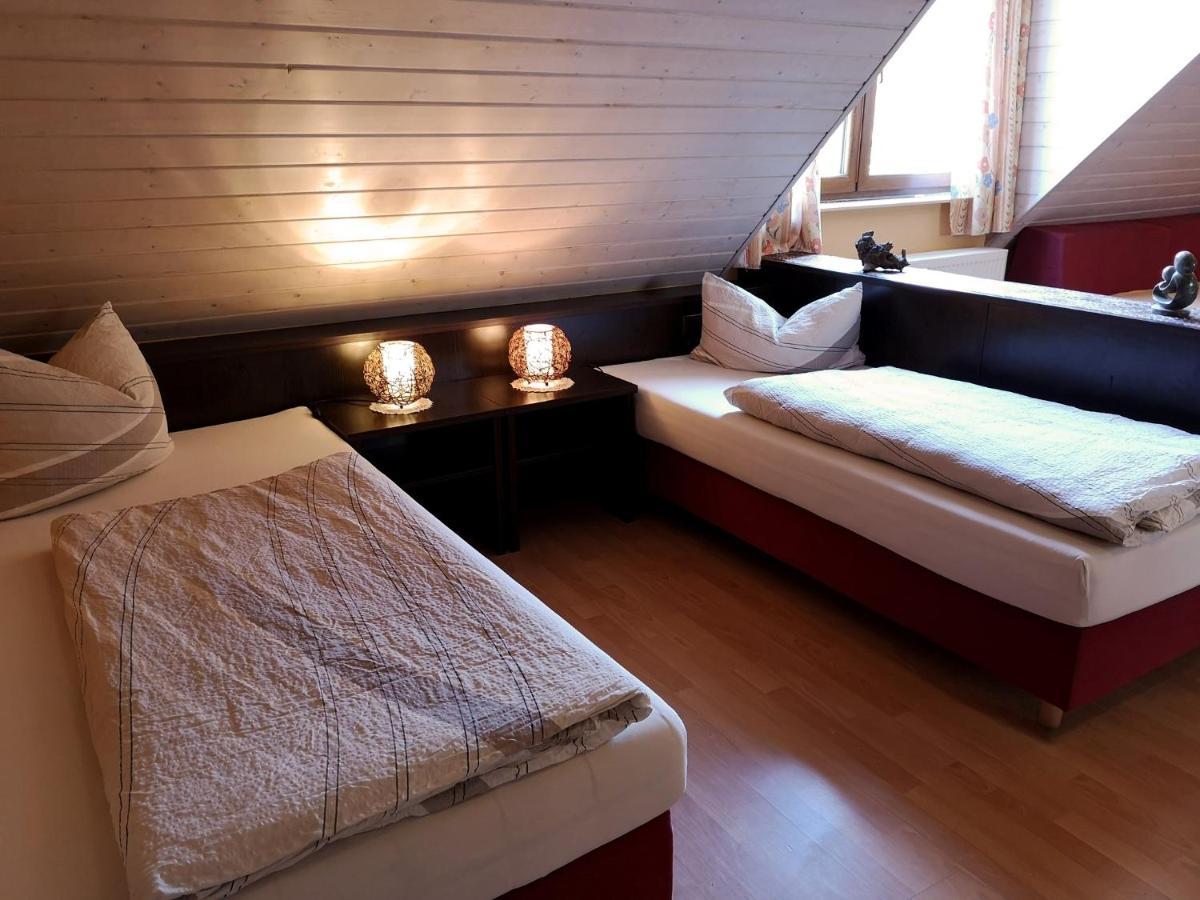Gaestehaus Martin Gamburg Bagian luar foto